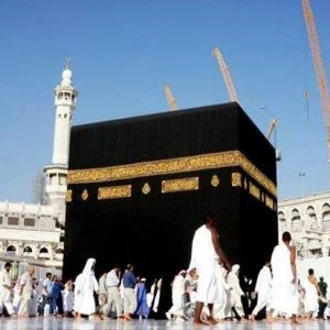 غسل الكعبة المشرفة بماء زمزم