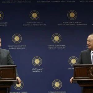 وزير خارجية كوسوفو: شعبنا يعتبر الأتراك أشقاء له !