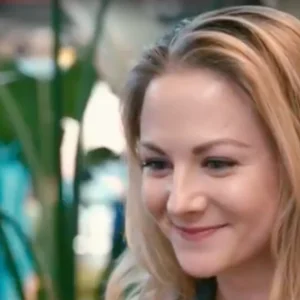 تركي يبتكر مرآة تعمل فقط عند الابتسام لها “فيديو”