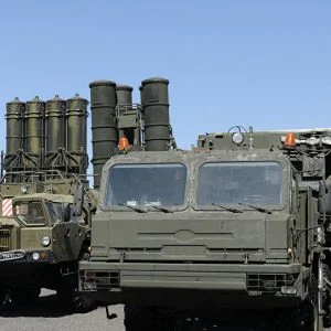 وزير الدفاع التركي يعلن عن موعد تسلم أول دفعة من منظومة “إس – 400” الصاروخية