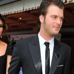 إديل فيرات.. المرأة التي خطفت قلوب 5 مشاهير أتراك