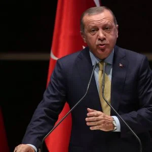 اردوغان: انت تتحدث عن “الإسلام المعتدل” ولكنك ما زلت لا تسمح للمرأة بقيادة السيارة!!