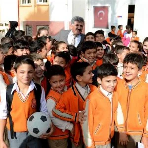 “التربية” التركية تدمج 613 ألف طالب سوري في النظام التعليمي