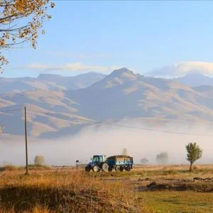 سهول بايبورت التركية تكتسي بألوان الخريف الساحرة