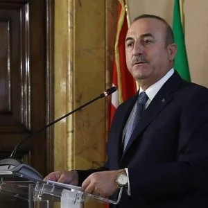 جاويش أوغلو: “ي ب ك” يمارس تطهيرا عرقيا في سوريا