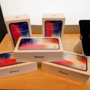 سرقة المئات من هواتف “آيفون X” في يوم إطلاقه!