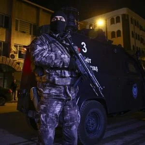 تركيا..توقيف 82 أجنبيًا للاشتباه بانتمائهم لتنظيم “داعش” الإرهابي