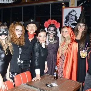 “الهالوين” في تركيا.. أقنعة وساحرات ومصاصو دماء