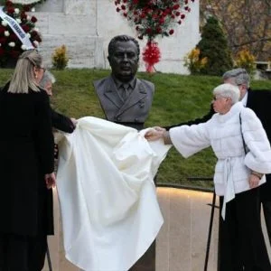 تركيا تفتتح نصب تذكاري للسفير الروسي السابق لدى أنقرة