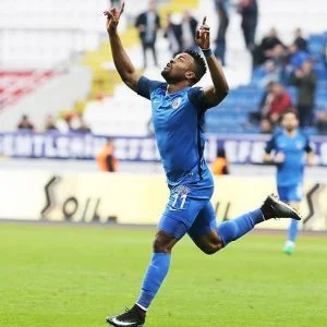 قاسم باشا يهزم قونيا سبور بصعوبة في الدوري التركي