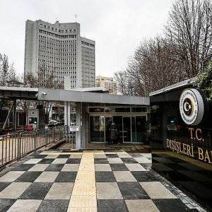 تركيا تستعدي السفير اليوناني لديها