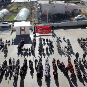 تركيا..طلاب يرسمون بأجسادهم “القدس إسلامية”