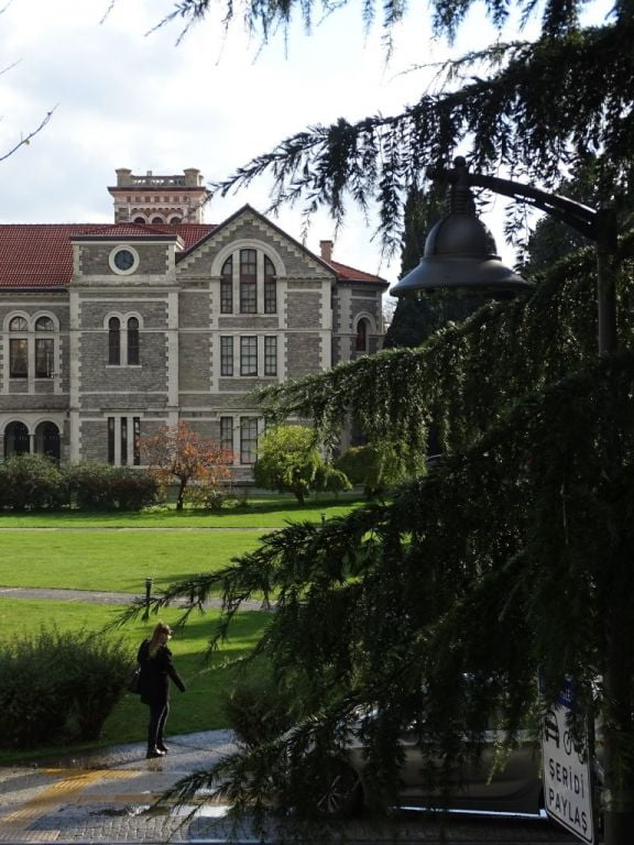 بالصور|| ألوان الخريف تعانق شتاء إسطنبول 7