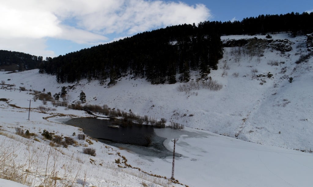 مناظر خلابة لتجمد “بحيرة البط ” شمال شرقي تركيا 5