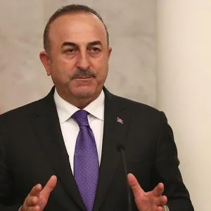جاويش أوغلو: خلق انطباع بأن روسيا تنسحب من سوريا غير واقعي