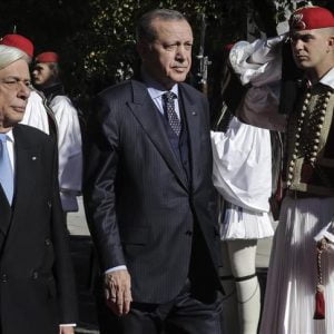 الرئيس اليوناني يستقبل أردوغان بمراسم رسمية