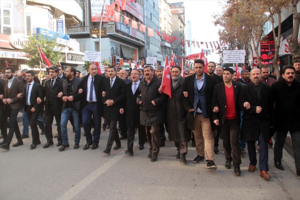 بالصور.. المظاهرات في تركيا مستمرة رفضا للاعتراف بالقدس عاصمة لإسرائيل 1