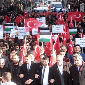 بالصور.. المظاهرات في تركيا مستمرة رفضا للاعتراف بالقدس عاصمة لإسرائيل