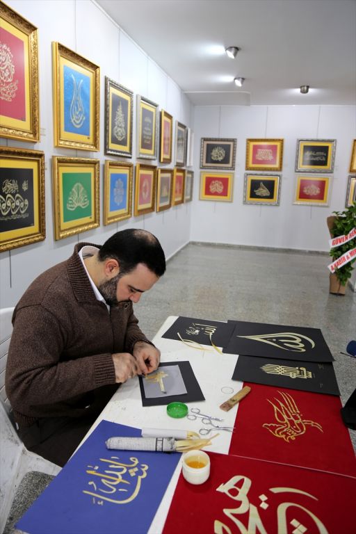 بالصور.. تركي يحول اعواد القمح الى لوحة فنية 1