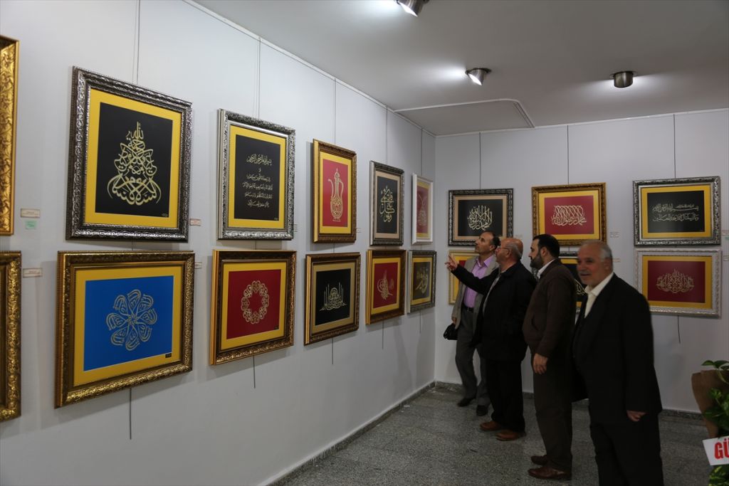 بالصور.. تركي يحول اعواد القمح الى لوحة فنية 13