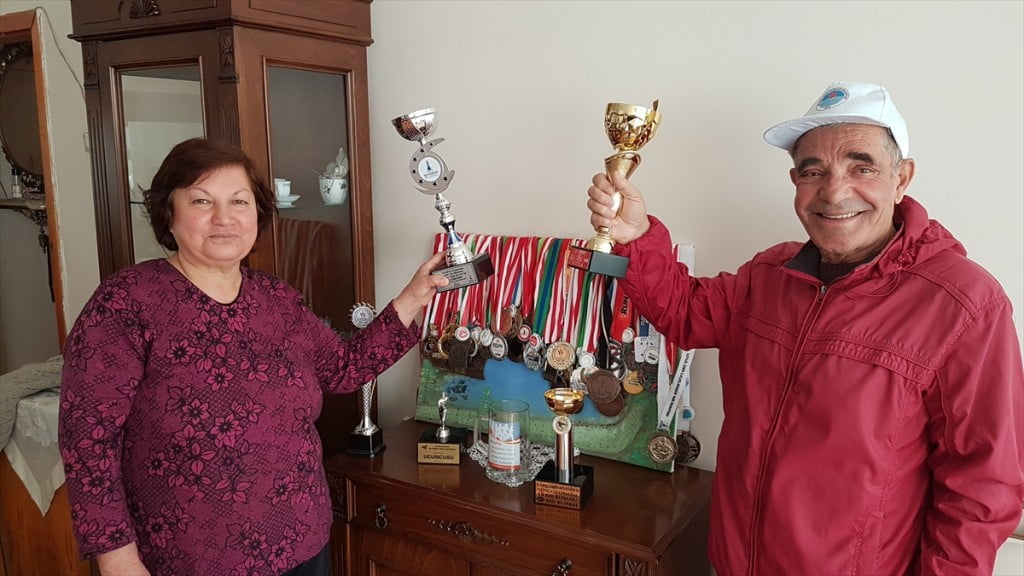 سبعيني تركي يحصد الميداليات في مضامير الجري 1