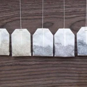 تعرف على 10 استخدامات غير تقليدية لأكياس الشاي المستعملة.