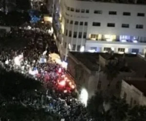 اتهموه بالفساد … آلاف الإسرائيليين يتظاهرون للمطالبة برحيل نتنياهو