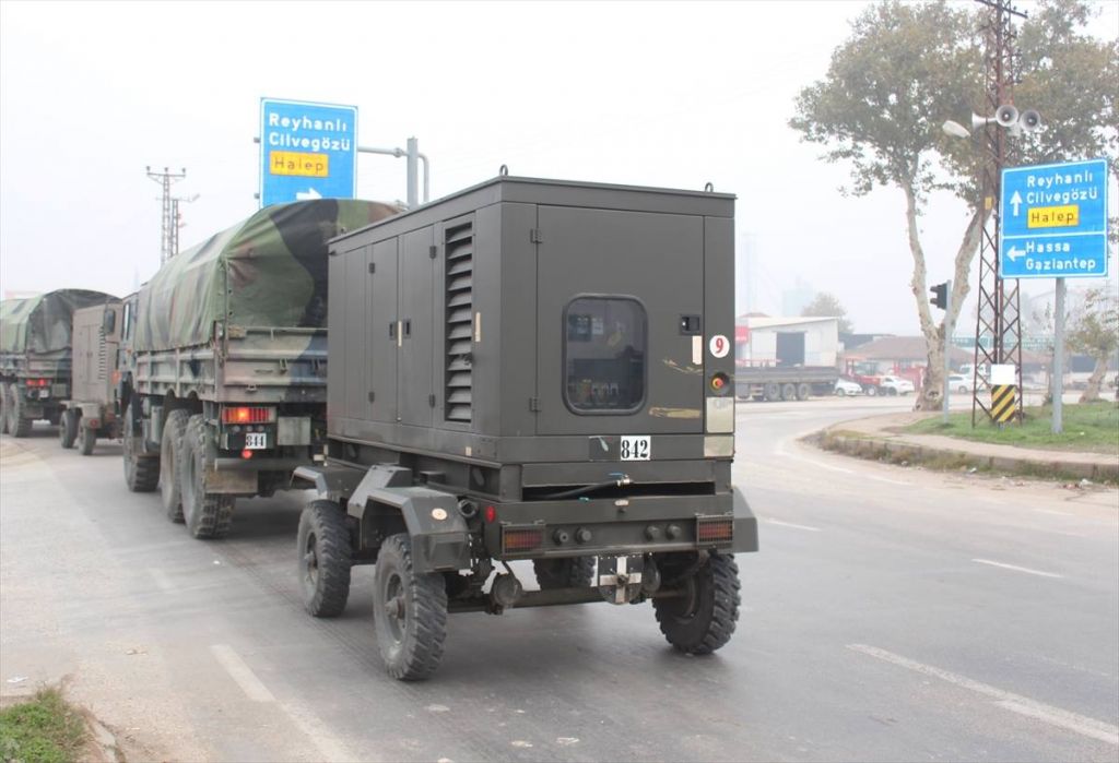 تركيا ترسل تعزيزات عسكرية الى حدودها مع سوريا 1