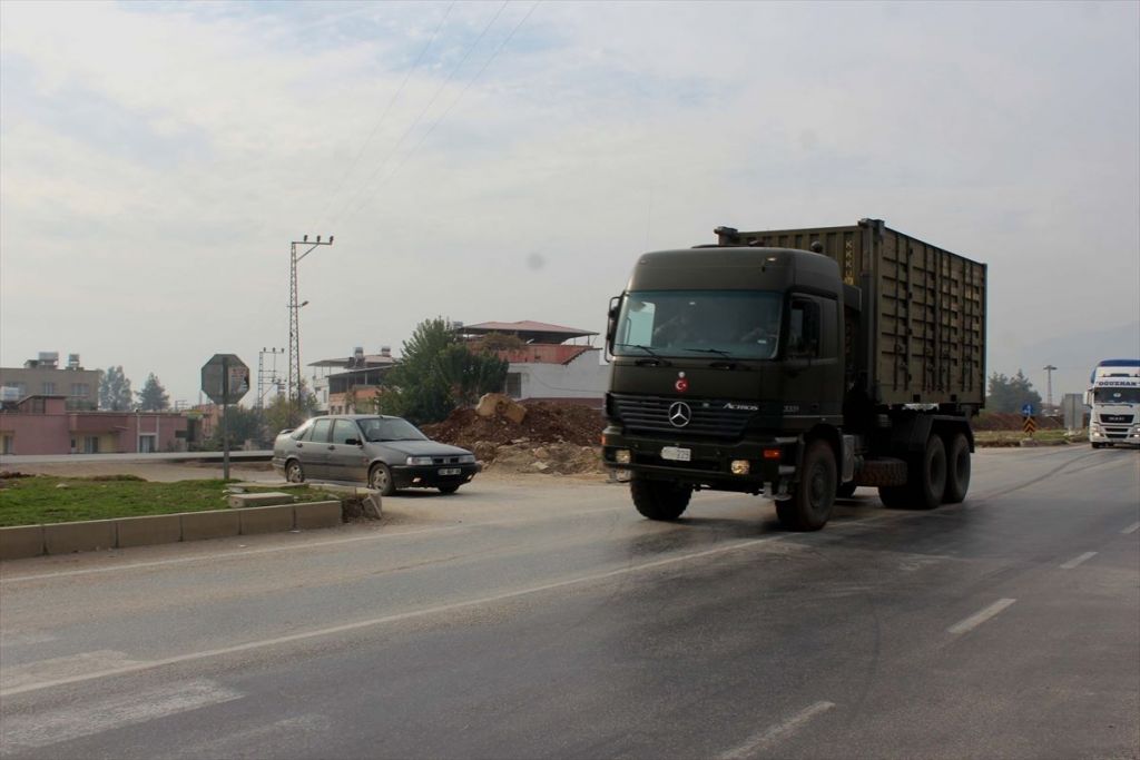 تركيا ترسل تعزيزات عسكرية الى حدودها مع سوريا 5