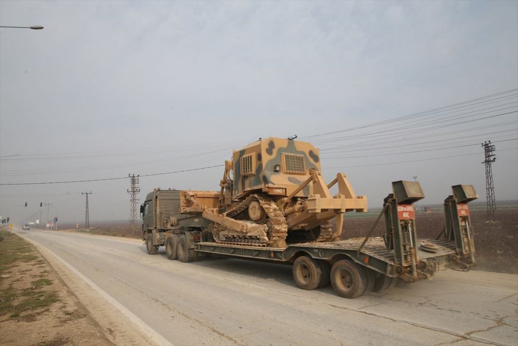 تركيا ترسل تعزيزات عسكرية الى حدودها مع سوريا 8 تركيا ترسل تعزيزات عسكرية الى حدودها مع سوريا 7