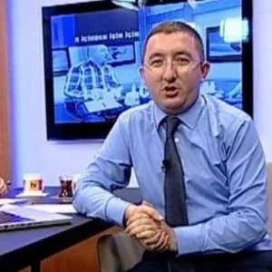 مسؤول سابق في “العدالة و التنمية” التركي يعلن اعتناقه المسيحية