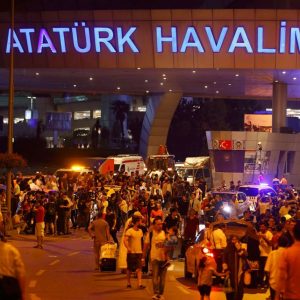 انتحار المشتبه بتنفيذه عملا إرهابيا في مطار إسطنبول