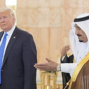 ترامب وسلمان يبحثان هاتفيًا إجراءات محاسبة إيران لدعمها الحوثيين