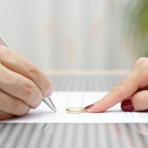 زوج ابنته لرجلين في وقت واحد