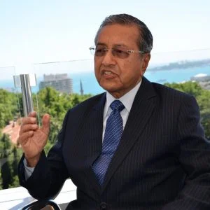 في الـ92 من عمره.. مهاتير محمد أمل المعارضة لحكم ماليزيا