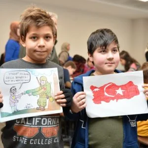 طلاب المدارس التركية يدعمون “غصن الزيتون”