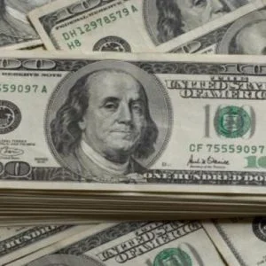 هل تسألت يوما عن سبب وجود صورة هذا الرجل على الدولار الامريكي و من هو ؟!