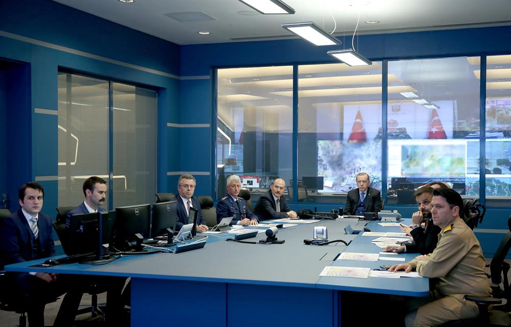 بالصور.. تعرف على المركز الذي من خلاله يتابع ارودغان كل الاحداث الجارية في تركيا 7