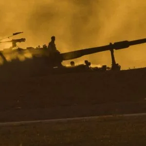 المدفعية التركية ترد بقوة على قصف “ب ي د” الإرهابي مسجدا بكليس