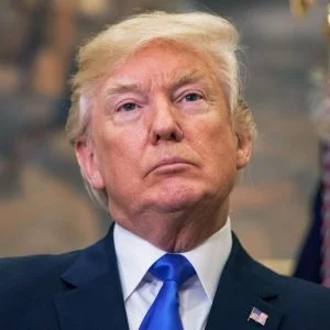 ترامب يذهب الى اكبر مستشفى عسكري في البلاد لفحص صحته العقلية