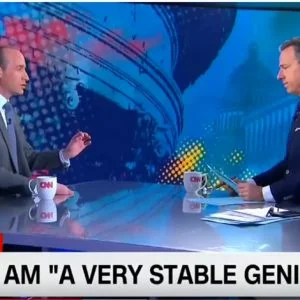 مذيع بـCNN “يهين” مستشار ترامب ويقطع حواره معه (شاهد)