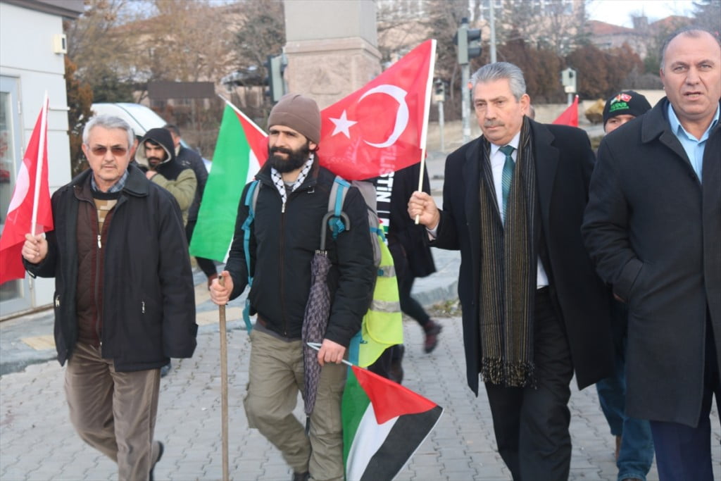 مسيرة مواطن تركي من إسطنبول إلى القدس تصل أنقرة 1