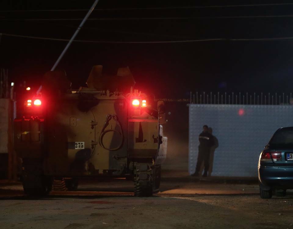 بالصور.. الجيش التركي يدفع بتعزيزات جديدة باتجاه اعزاز السورية 1