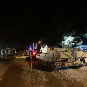 وزيرا دفاع قطر وتركيا يبحثان “غصن الزيتون”