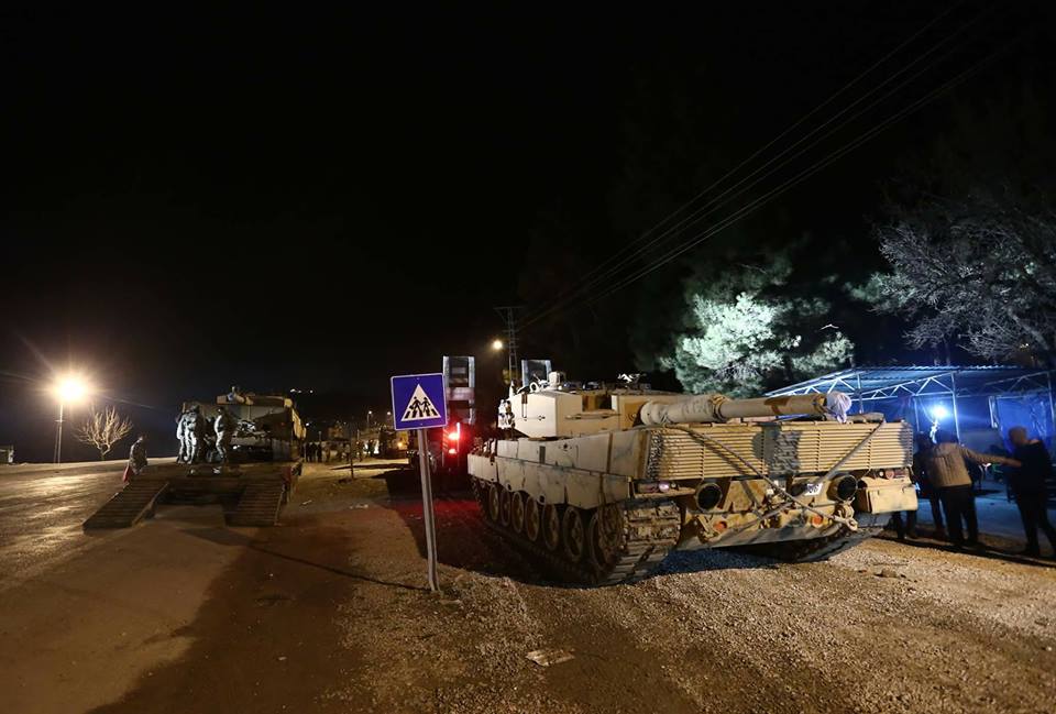 صور.. تعزيزات عسكرية تركية تصل "كيليس" للمشاركة في "غصن الزيتون" 8 صور.. تعزيزات عسكرية تركية تصل "كيليس" للمشاركة في "غصن الزيتون" 7