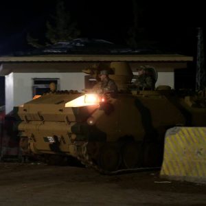 بالصور.. الجيش التركي يدفع بتعزيزات جديدة باتجاه اعزاز السورية
