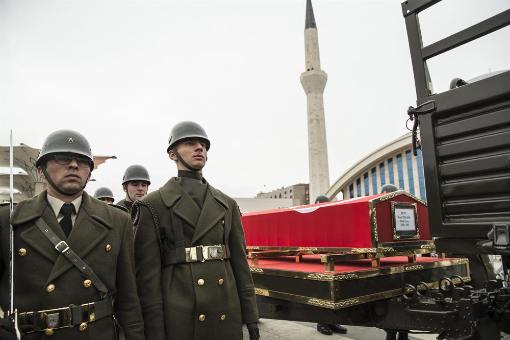 أردوغان يشيع أول شهيد تركي في "غص الزيتون" 1