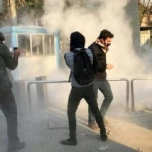 مقتل متظاهرين جنوب غربي إيران