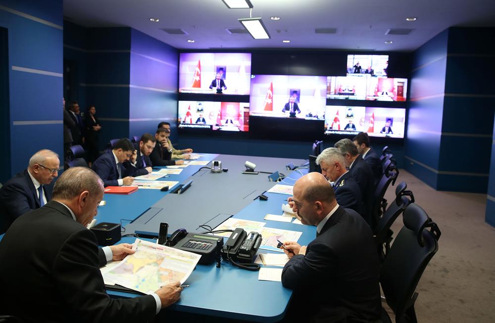 بالصور.. تعرف على المركز الذي من خلاله يتابع ارودغان كل الاحداث الجارية في تركيا 9