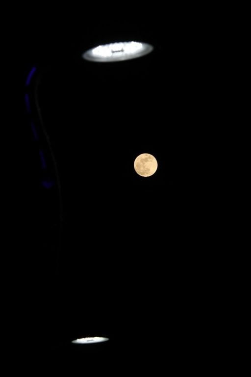 بالصور... ظاهرة "القمر الدموي" في اسطنبول 5